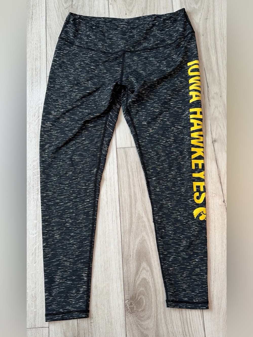 Women’s XL Zoozats Space-Dye Iowa Hawkeyes Crop Leggings